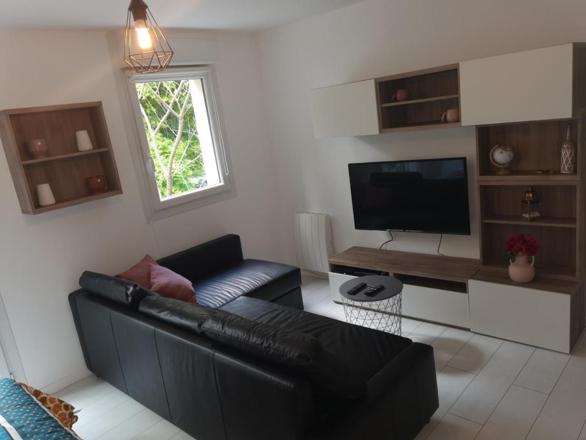 Home Up Bezons Exterior foto